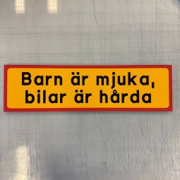 Fynd - Barn är mjuka, bilar är hårda